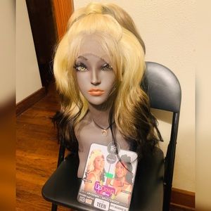 NWT Zury Sis Teen Lacefront Wig
